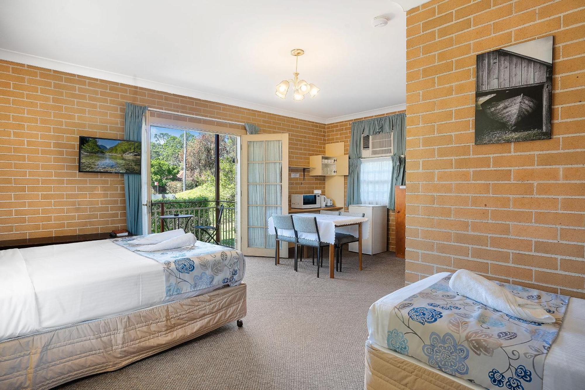 Surestay By Western, New Motel 4*